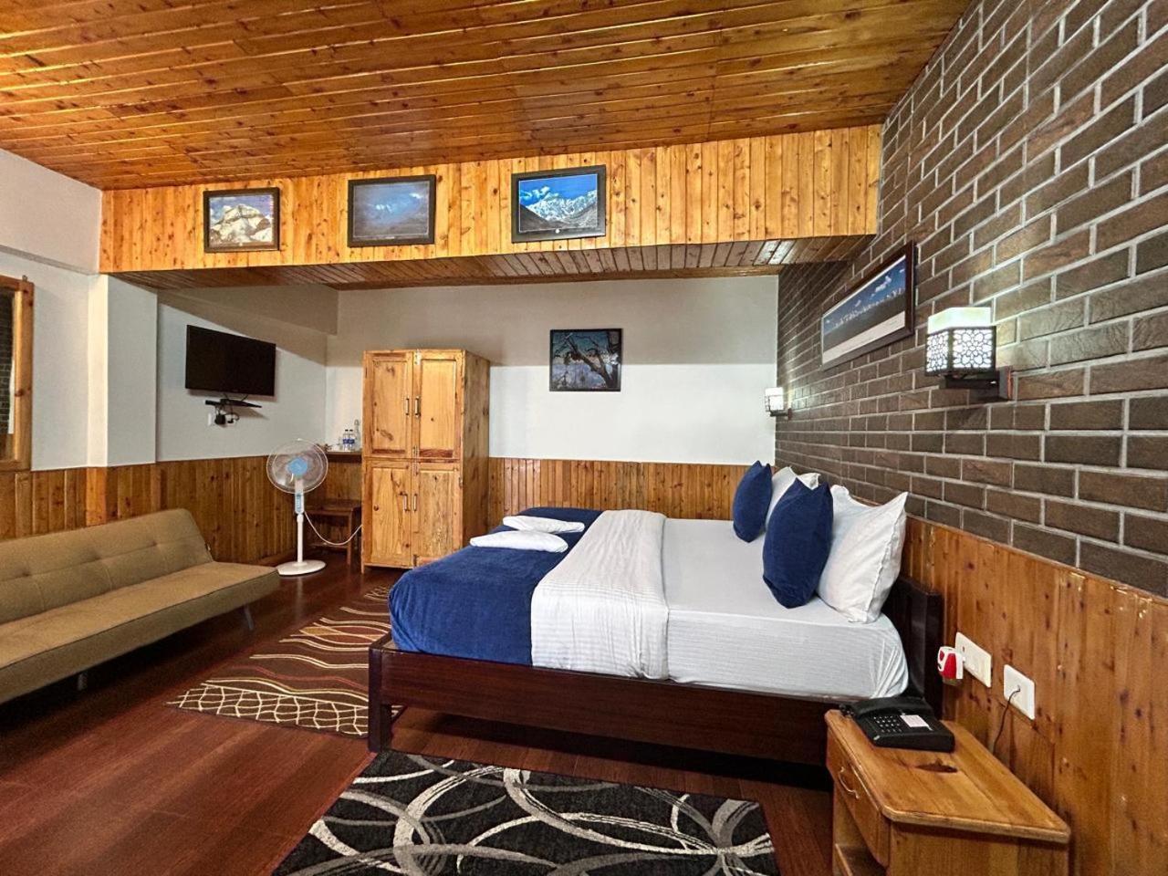 Kasar Himalaya Holiday Resort, Binsar Rd Almora Buitenkant foto