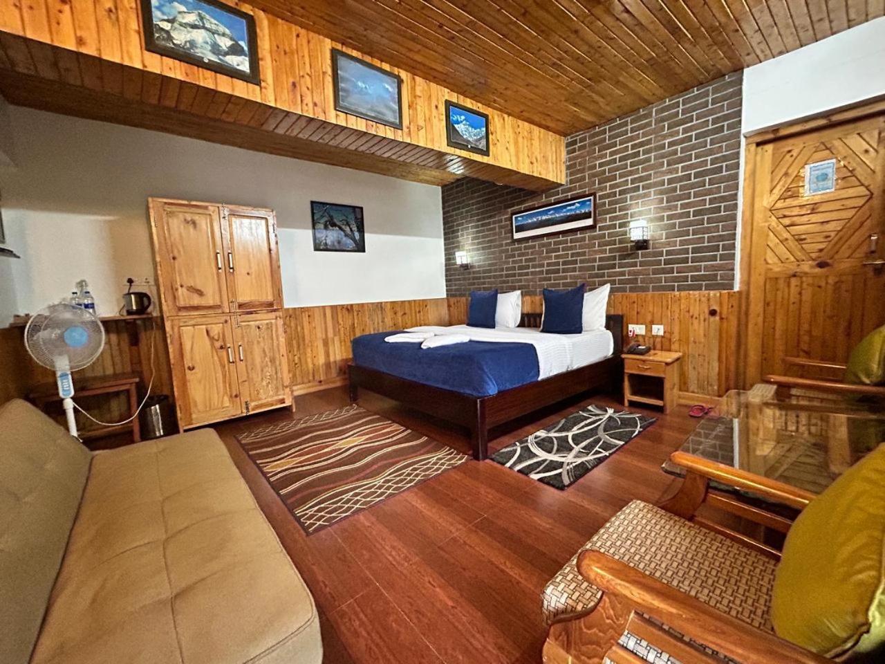 Kasar Himalaya Holiday Resort, Binsar Rd Almora Buitenkant foto