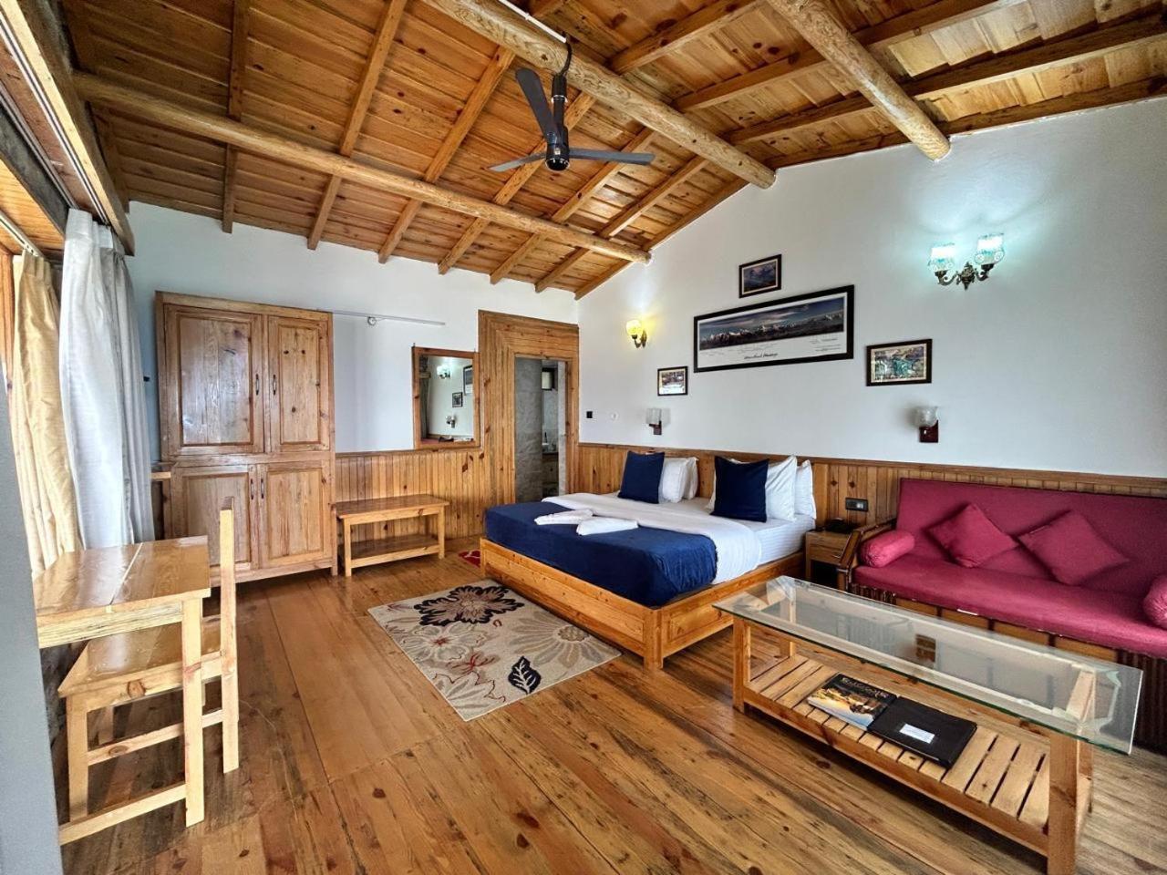 Kasar Himalaya Holiday Resort, Binsar Rd Almora Buitenkant foto